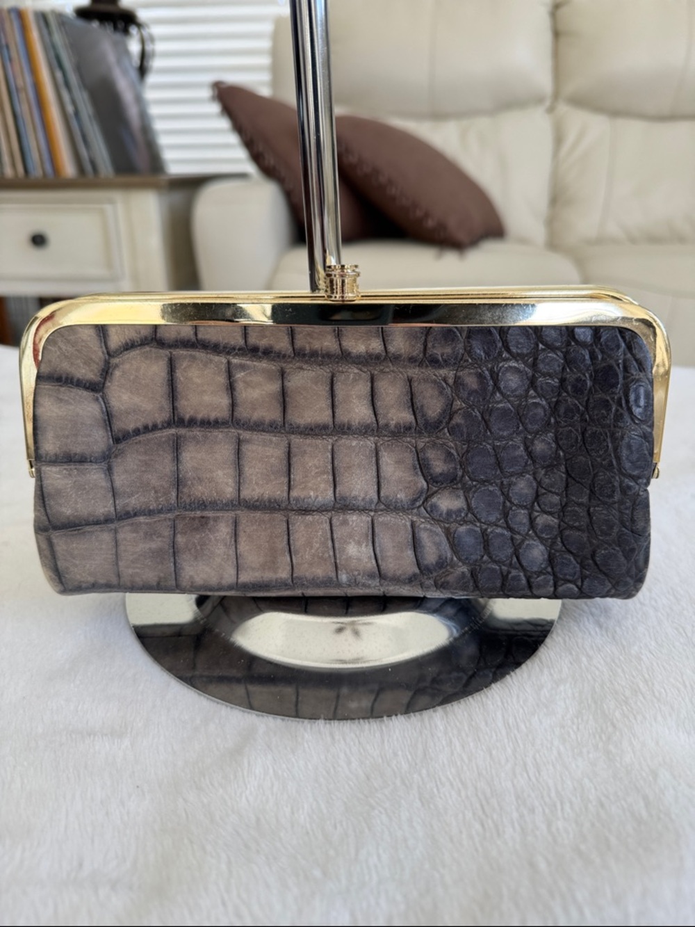 G.I.L.I. Got It Love It gray croc embossed leather double click lock wallet - Picture 3 of 11